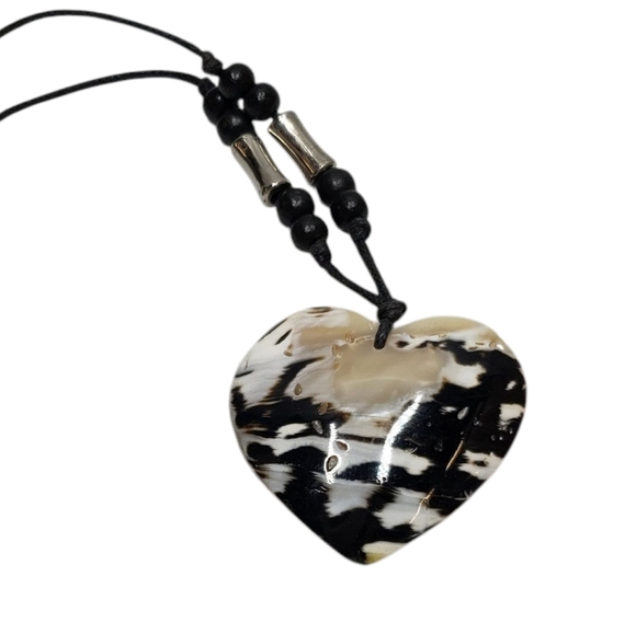 Black White Tan Shell Heart Pendant Rope Necklace - Picture 14 of 14